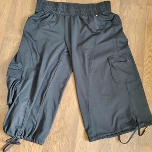 Champion Coulottes/Crop Shorts 🖤 Med